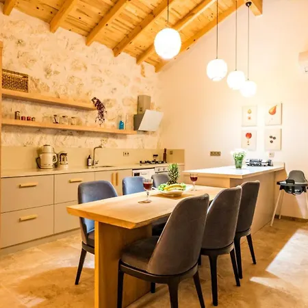 Bezirgan Village 2 Bedroom 7617 Vila Kalkan