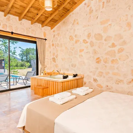 Bezirgan Village 2 Bedroom 7617 Kalkan