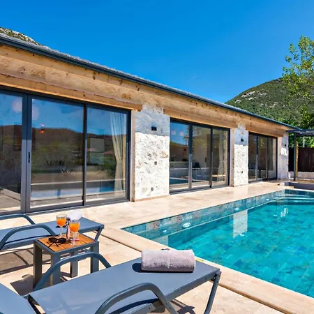 Bezirgan Village 2 Bedroom 7617 Vila